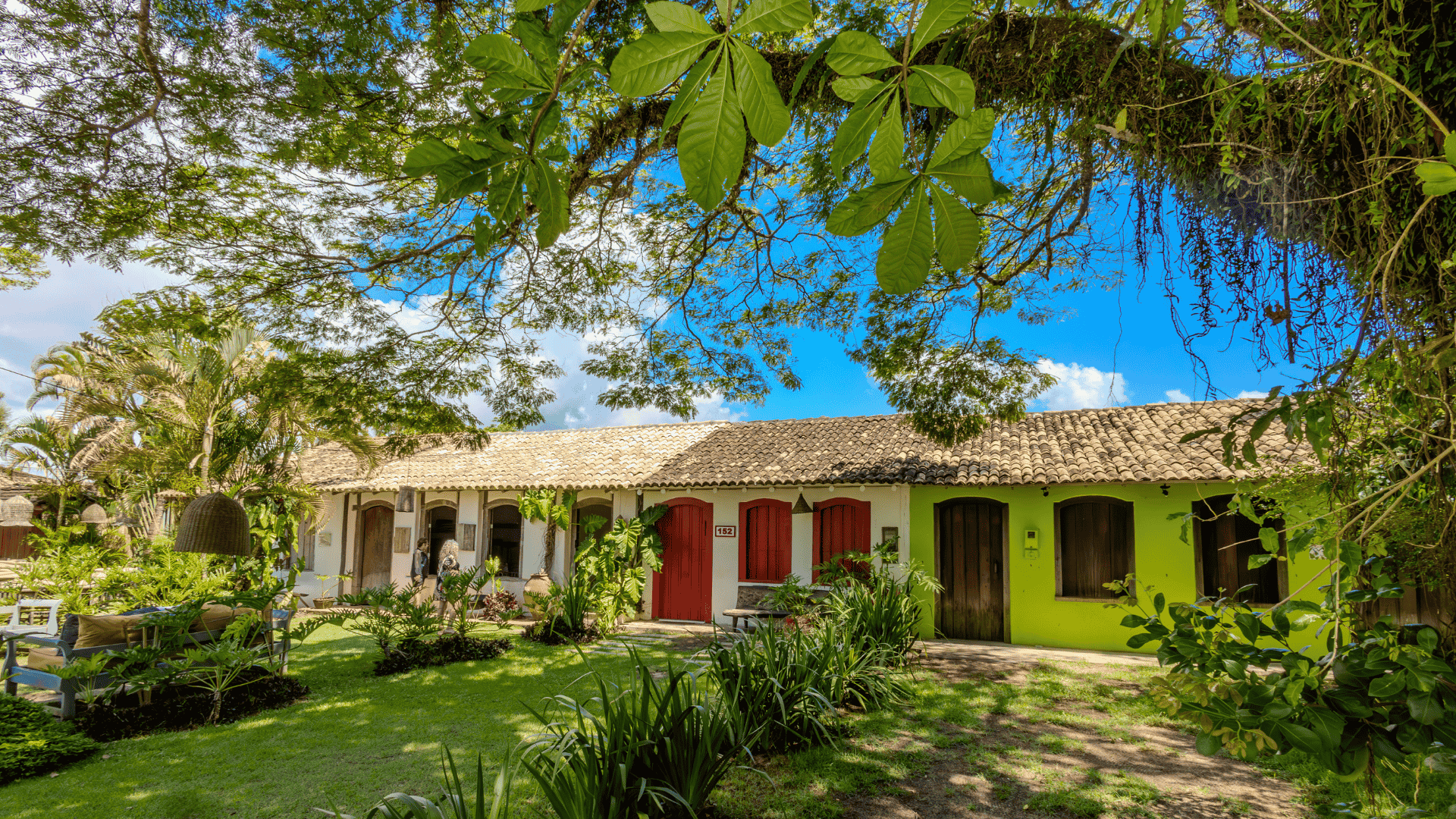 Colorful houses in Quadrado | Photo by: Janderson Saturnino 